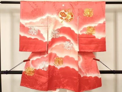平和屋着物[]お宮参り　女の子　祝着　産着　初着　のしめ　駒刺繍　雲重ね鼓鞠花文　暈し染め　逸品　DABA3780ma