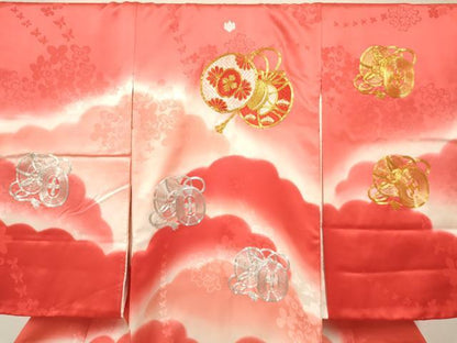 平和屋着物[]お宮参り　女の子　祝着　産着　初着　のしめ　駒刺繍　雲重ね鼓鞠花文　暈し染め　逸品　DABA3780ma