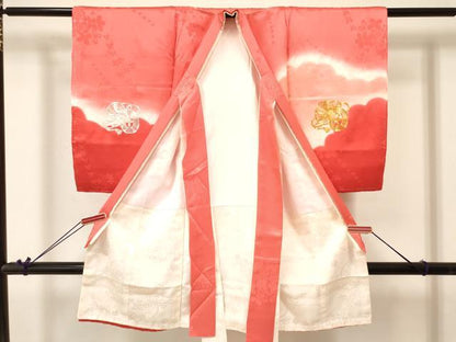 平和屋着物[]お宮参り　女の子　祝着　産着　初着　のしめ　駒刺繍　雲重ね鼓鞠花文　暈し染め　逸品　DABA3780ma