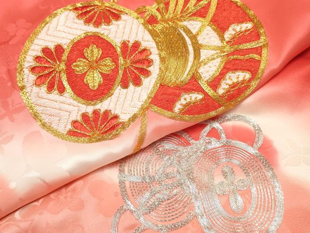 平和屋着物[]お宮参り　女の子　祝着　産着　初着　のしめ　駒刺繍　雲重ね鼓鞠花文　暈し染め　逸品　DABA3780ma