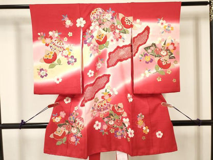 平和屋着物[]お宮参り　女の子　祝着　産着　初着　のしめ　折り鶴　鞠花文　暈し染め　金彩　逸品　DABA3804ma
