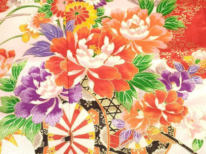平和屋着物[]七五三　女の子　７歳　祝着　四つ身　長襦袢(無双仕立て・半衿刺繍)セット　花車　金彩　逸品　DABA3814ma