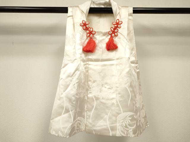 平和屋着物[]七五三　女の子　３歳　祝着　三つ身　長襦袢(袷・半衿刺繍)・被布セット　絞り　雲鼓花蝶文　金銀彩　逸品　DABA3829ma