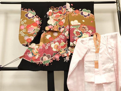 平和屋着物[]七五三　女の子　３歳　祝着　三つ身　長襦袢(袷・半衿刺繍)セット　駒刺繍　鈴花文　金彩　逸品　DABA3854ma