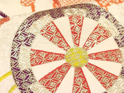 平和屋着物[]七五三　女の子　７歳　祝着　四つ身　源氏車槍梅文　金銀彩　逸品　DABA3872ma