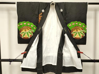 平和屋着物[]七五三　男の子　子供　祝着　襦袢付き　鷹　鷲　絵巻笹松文　金彩　逸品　DABA3900ma