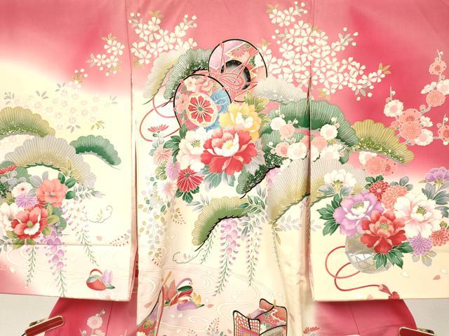 平和屋着物[]お宮参り　女の子　祝着　産着　初着　のしめ　几帳御所車鴛鴦鼓花文　暈し染め　金銀彩　逸品　DABA3918ma