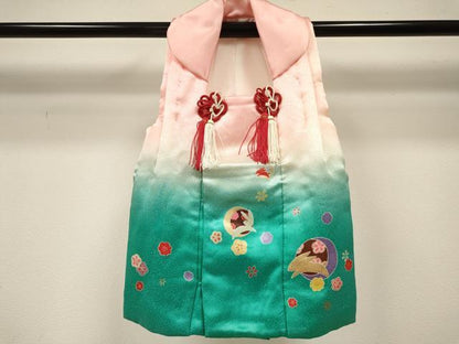平和屋着物[]七五三　女の子　３歳　祝着　三つ身　長襦袢(単衣・半衿刺繍)・被布・小物セット　舞花文　金彩　箱付き　DABA3943ma