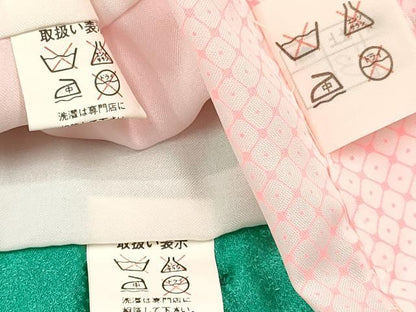 平和屋着物[]七五三　女の子　３歳　祝着　三つ身　長襦袢(単衣・半衿刺繍)・被布・小物セット　舞花文　金彩　箱付き　DABA3943ma