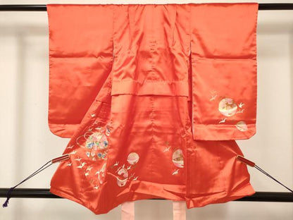 平和屋着物[]七五三　女の子　３歳　祝着　三つ身　長襦袢(無双仕立て)・被布・小物セット　飛鶴鈴花文　金彩　箱付き　DABA3944ma