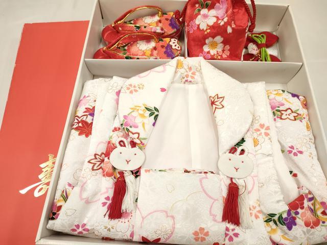 平和屋着物[]七五三　女の子　３歳　祝着　三つ身　長襦袢(単衣)・被布・小物セット　鞠花文　金彩　箱付き　DABA3945ma