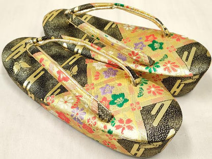 平和屋着物[]七五三　女の子　７歳　小物セット(帯締め・バッグ・草履)　花蝶文　金糸　箱付き　逸品　DABA3947ma