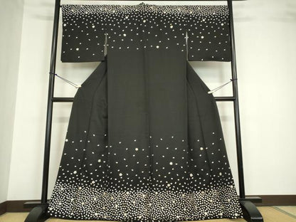 平和屋着物●訪問着　総刺繍　舞桜文　黒地　金糸　正絹　逸品　DABA4416az