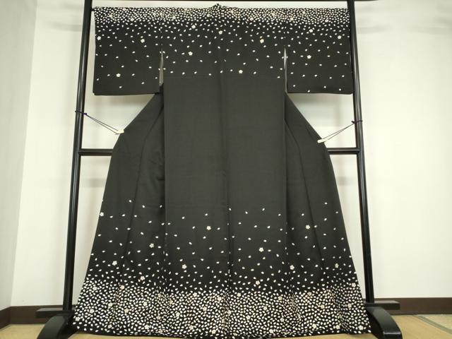 平和屋着物●訪問着　総刺繍　舞桜文　黒地　金糸　正絹　逸品　DABA4416az