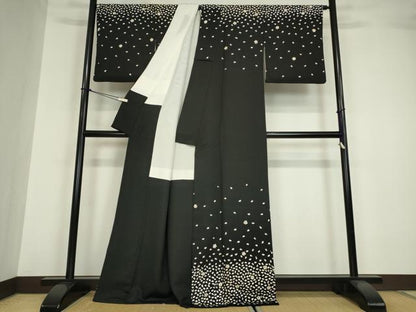 平和屋着物●訪問着　総刺繍　舞桜文　黒地　金糸　正絹　逸品　DABA4416az