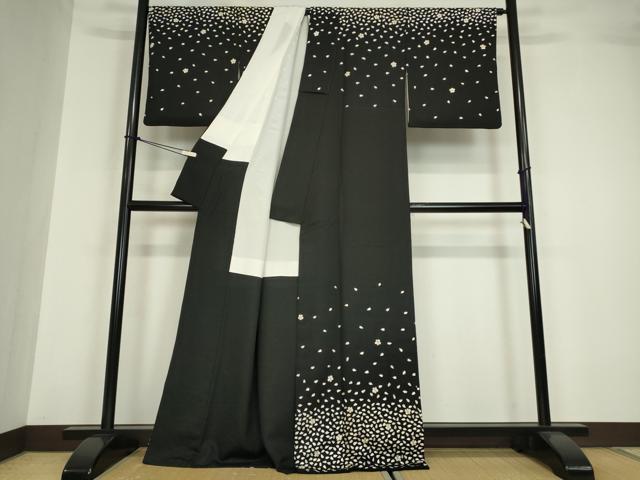 平和屋着物●訪問着　総刺繍　舞桜文　黒地　金糸　正絹　逸品　DABA4416az