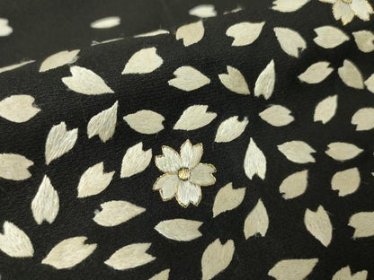 平和屋着物●訪問着　総刺繍　舞桜文　黒地　金糸　正絹　逸品　DABA4416az