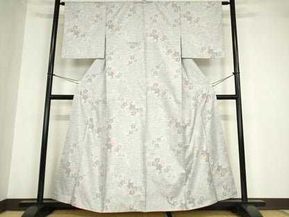 平和屋着物●本場大島紬　白大島　9マルキ　葡萄唐草文　正絹　逸品　DABA4562az
