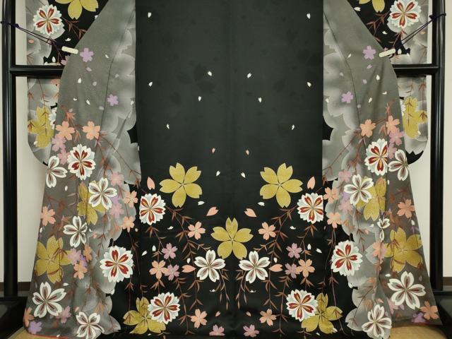 平和屋着物●豪華振袖 舞桜文 黒地 金彩 正絹 逸品 DABA4580az