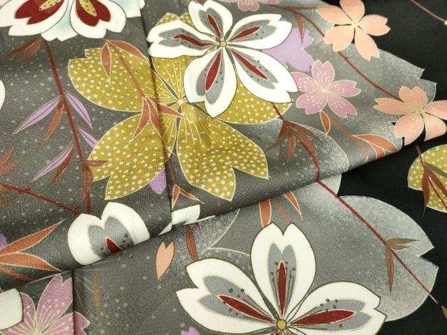 平和屋着物●豪華振袖 舞桜文 黒地 金彩 正絹 逸品 DABA4580az
