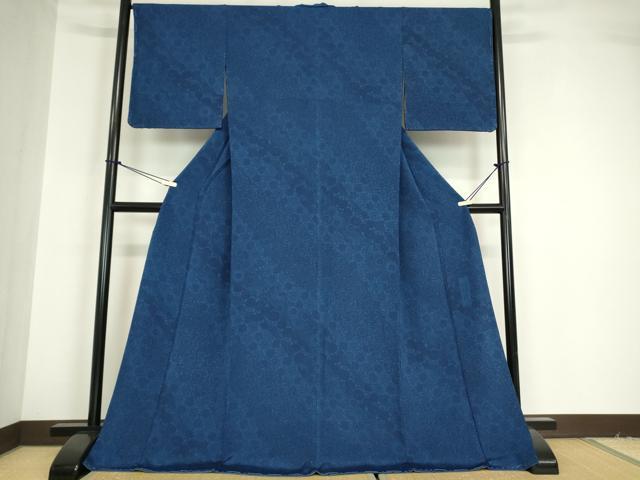 平和屋着物●阿波藍伝統工芸　金子正　本藍　型絵染　小紋　幾何学文　鬼しぼ縮緬　ロング丈　正絹　逸品　未使用　DABA4639az