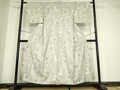 平和屋着物●本場大島紬 白大島 9マルキ 200亀甲 短冊花文 正絹 逸品 DABA4648az