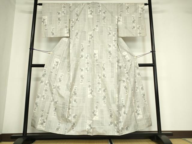 平和屋着物●本場大島紬 白大島 9マルキ 200亀甲 短冊花文 正絹 逸品 DABA4648az