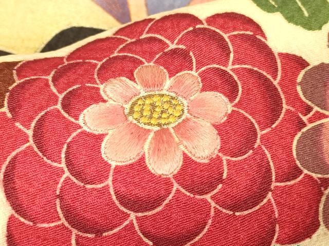 平和屋着物●豪華振袖 刺繍 舞蝶花文 金糸 正絹 逸品 DABA4666az