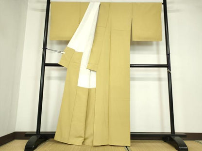平和屋着物●上質な色無地　作家物　芥子色　正絹　逸品　未使用　DABA4823az
