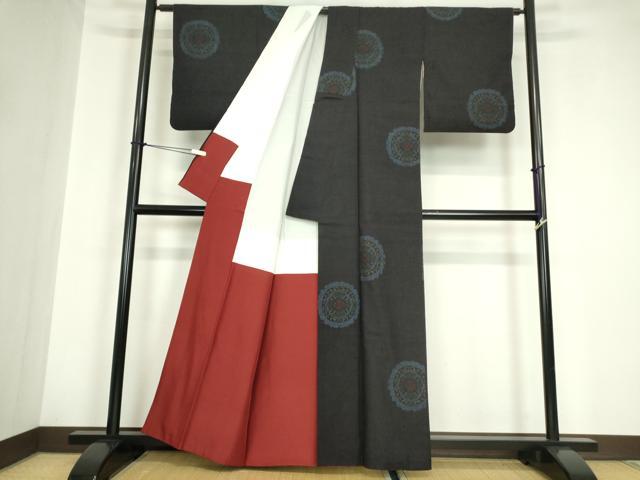 平和屋着物●本場結城紬　重要無形文化財　正倉院花文　100亀甲　飛び亀甲柄　正絹　逸品　DABA4840az
