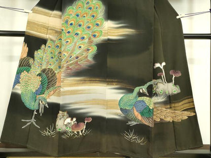 平和屋着物●アンティーク　大正ロマン　黒留袖　駒刺繍　孔雀文　金彩　正絹　逸品　DABA4925az