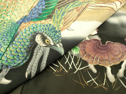 平和屋着物●アンティーク　大正ロマン　黒留袖　駒刺繍　孔雀文　金彩　正絹　逸品　DABA4925az