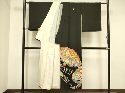 平和屋着物■豪華黒留袖　駒刺繍　尾長鳥花文　金彩　正絹　逸品　DABA6557op