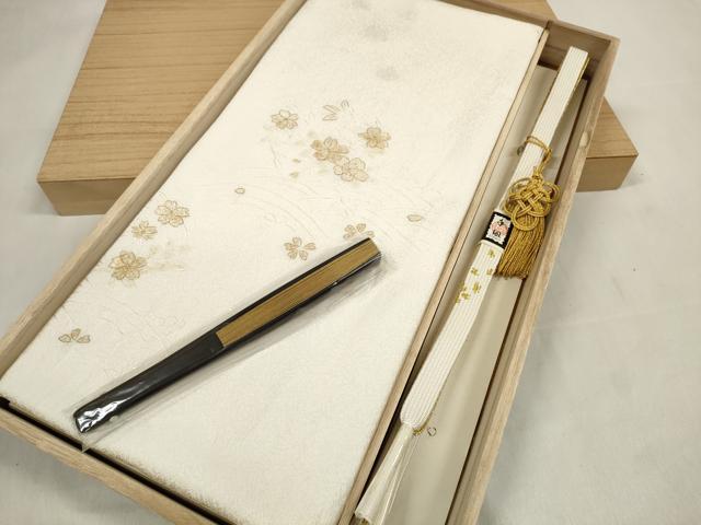 平和屋着物●和装小物　帯締め・帯揚げ・扇子セット　礼装用　刺繍　舞桜　手組　高麗組　金糸　亀房付き　逸品　未使用　DABA7692zzz