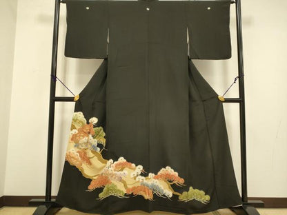 平和屋着物■豪華黒留袖　駒刺繍　枝松文　金彩　正絹　逸品　DABA8794du