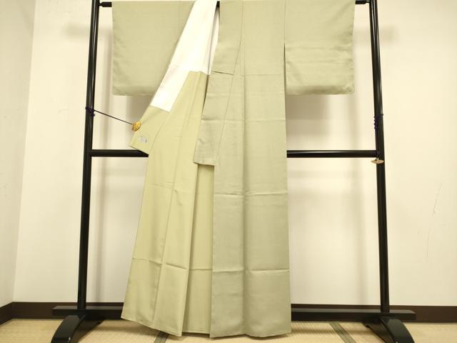 平和屋着物●洗える最高級着物　＜英＞はなぶさ謹製　色無地　花唐草地紋　白橡色　未使用　DABA8868du
