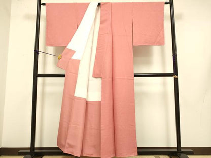 平和屋着物■上質な色無地　霞地紋　甚三紅色　正絹　逸品　未使用　DABA8925du