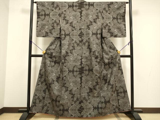 平和屋着物●本場大島紬 7マルキ 洋花文 正絹 逸品 DABA8956du