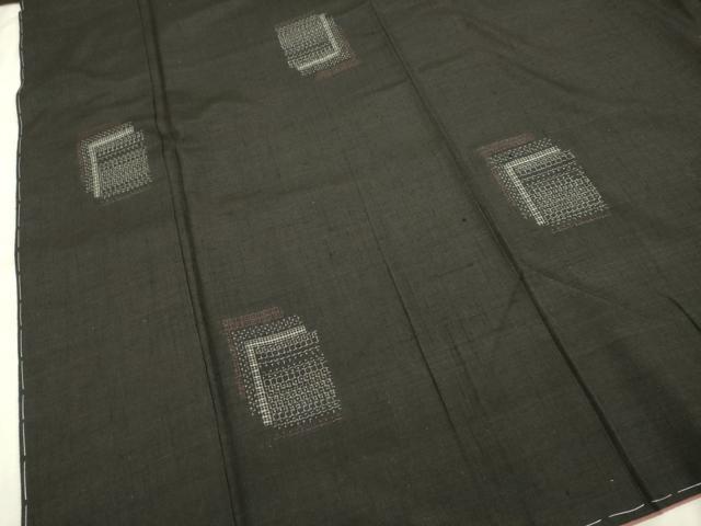 平和屋着物●結城紬　80亀甲　飛び亀甲柄　色紙重ね文　黒地　正絹　逸品　未使用　DABA8975du