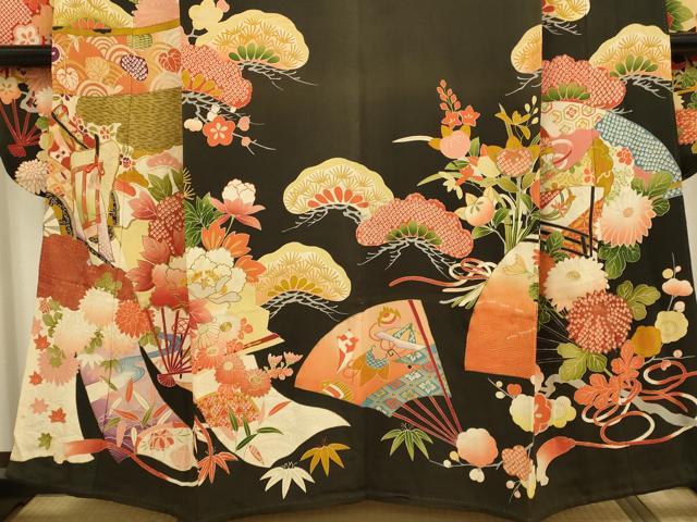 平和屋着物●アンティーク 大正ロマン 振袖 駒刺繍 御所車花文 黒地 金彩 正絹 逸品 DABA8984du