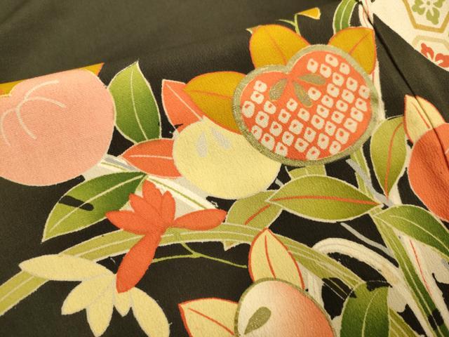 平和屋着物●アンティーク 大正ロマン 振袖 駒刺繍 御所車花文 黒地 金彩 正絹 逸品 DABA8984du