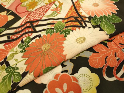 平和屋着物●アンティーク 大正ロマン 振袖 駒刺繍 御所車花文 黒地 金彩 正絹 逸品 DABA8984du