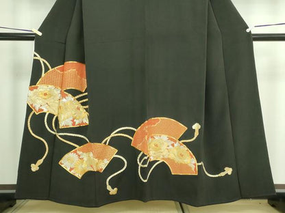 平和屋着物■豪華黒留袖　駒刺繍　地紙花文　金彩　正絹　逸品　DABA9840sf