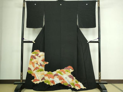 平和屋着物■豪華黒留袖　駒刺繍　松葉文　金彩　正絹　逸品　DABA9847sf