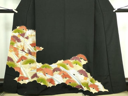 平和屋着物■豪華黒留袖　駒刺繍　松葉文　金彩　正絹　逸品　DABA9847sf