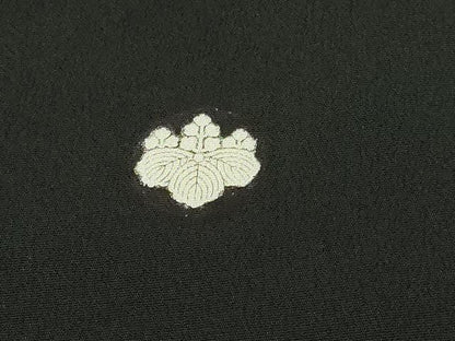 平和屋着物■豪華黒留袖　駒刺繍　松葉文　金彩　正絹　逸品　DABA9847sf