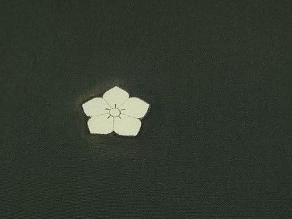 平和屋着物■豪華黒留袖 駒刺繍 舞花文 金彩 正絹 逸品 DABA9896sf