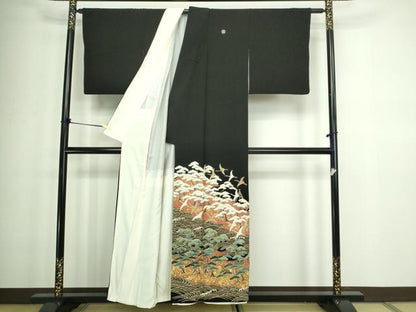 平和屋着物■豪華黒留袖 駒刺繍 飛鶴松文 金彩 正絹 逸品 DABA9908sf