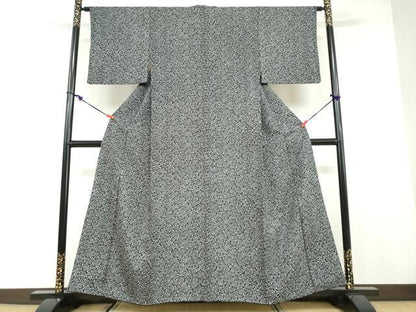 平和屋着物●上質な小紋　松文　松ぼっくり　黒地　正絹　逸品　DABB0080ud