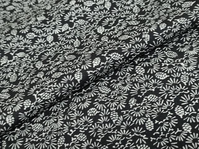 平和屋着物●上質な小紋　松文　松ぼっくり　黒地　正絹　逸品　DABB0080ud